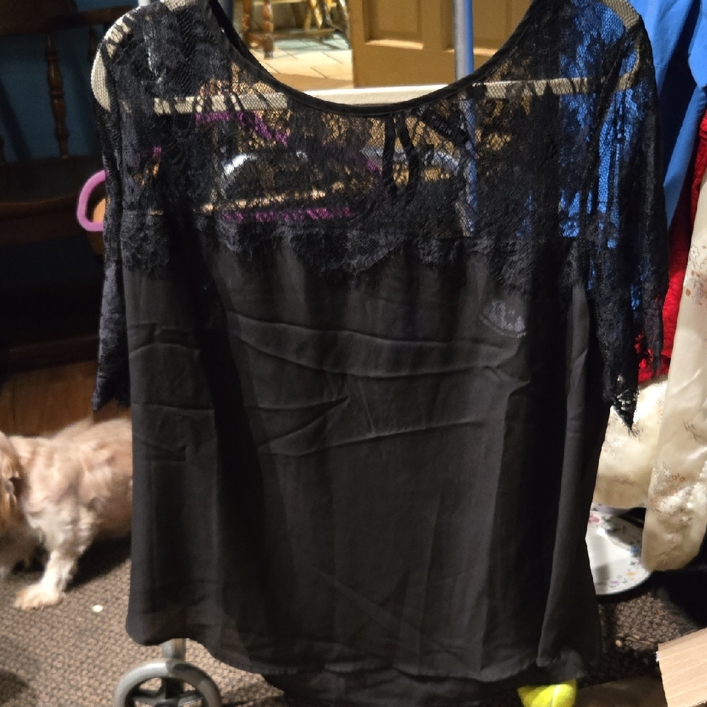 SHEIN Black Lace Yoke Scoop Neck Top